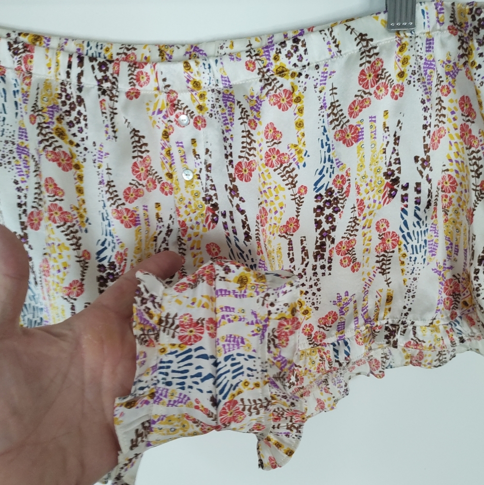 Victoria's Secret ivory silk giraffe floral print ruffle leg shorts - Picture 8 of 9